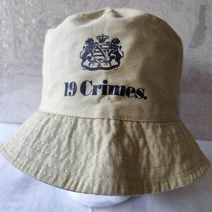 3/$30💜19 Crimes reversible bucket hat black and cream